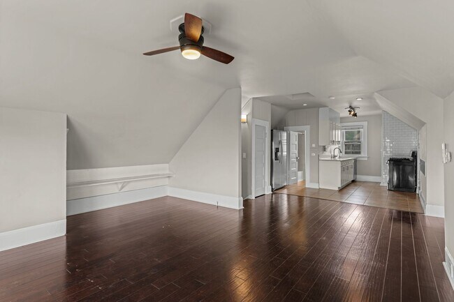 Building Photo - 531-535 W Juniper Street
