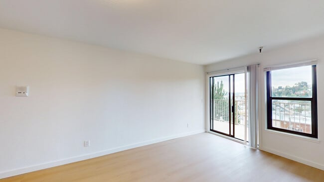 Building Photo - 2031 Castro St