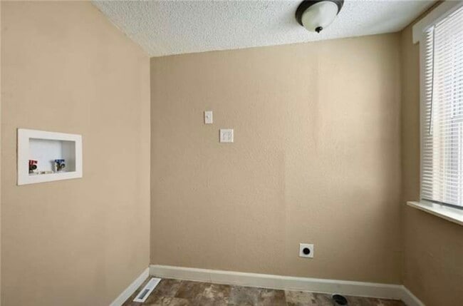 Building Photo - 3815 Baltimore Ave