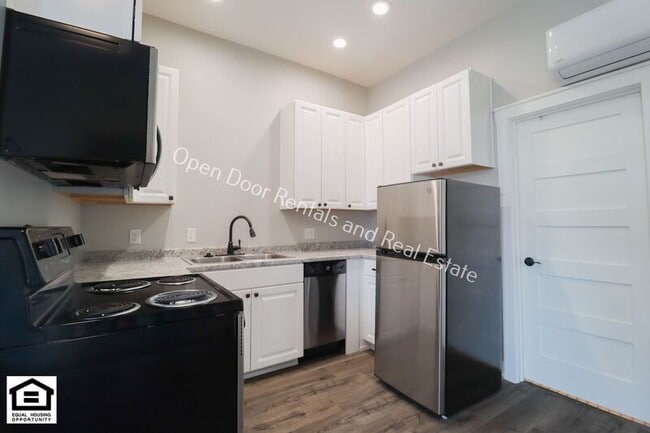 Building Photo - 113 1/2 W Maumee St