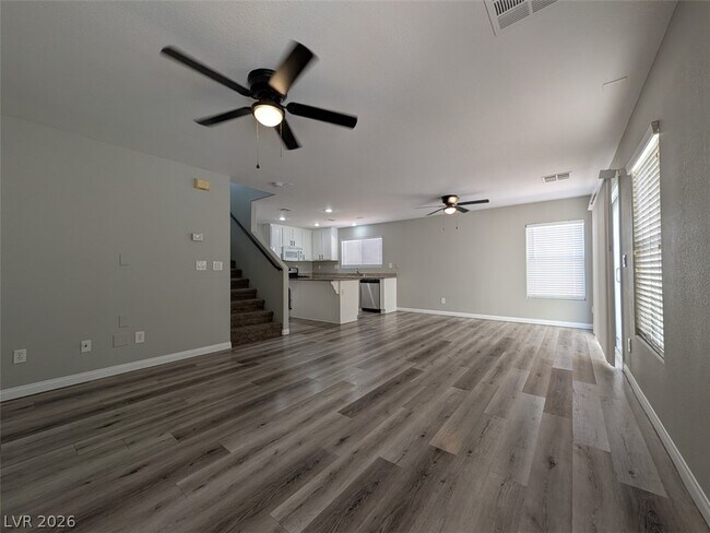 Building Photo - 134 E Cosmos Ct