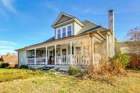 Building Photo - 4 Bed • 2 Bath Furnished Home – Utilities Included