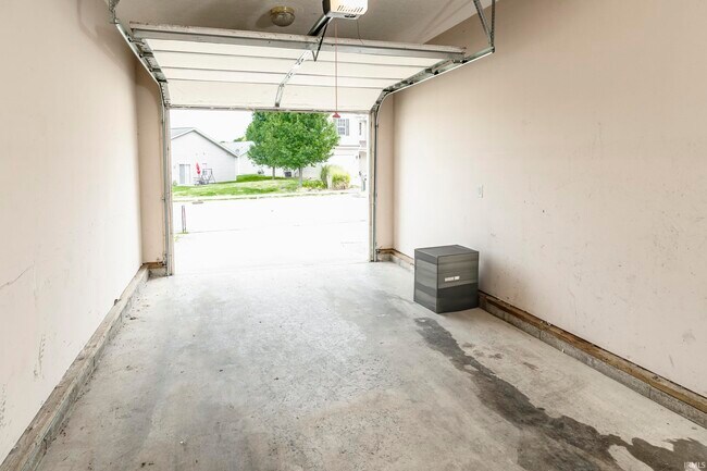 Building Photo - 5713 W Monarch Ct