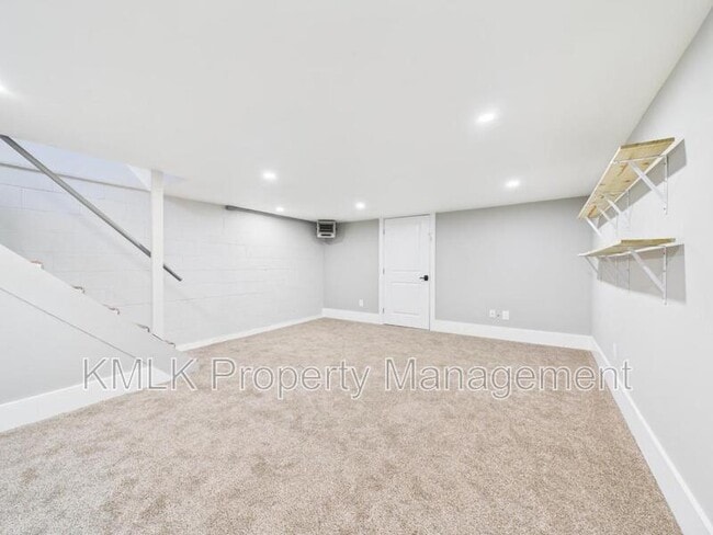 Building Photo - 2514 Carson Rd