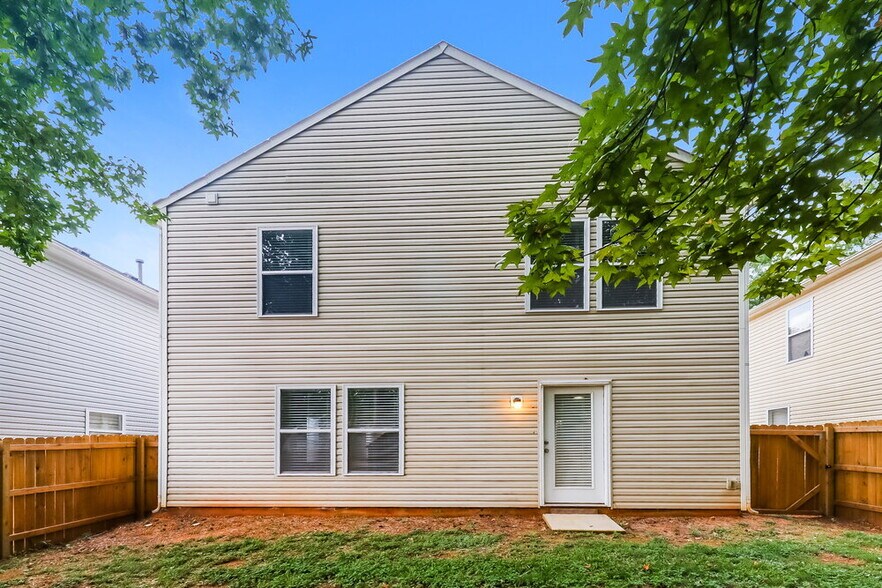 Building Photo - 7010 Sycamore Grove Ct