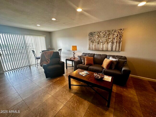 Building Photo - 16852 E La Montana Dr