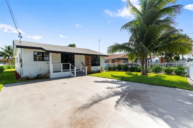 Building Photo - 1911 SW 57th Ave