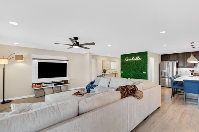 Building Photo - 84131 Azzura Way