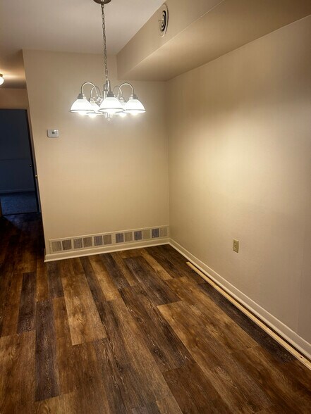 Building Photo - 184 W Pulteney St