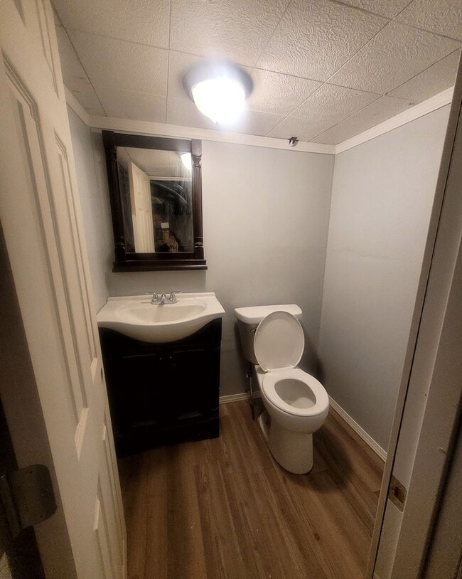 Building Photo - Beautiful 3 Bedroom bungalow in very desirable location in Redford/ Livonia borders