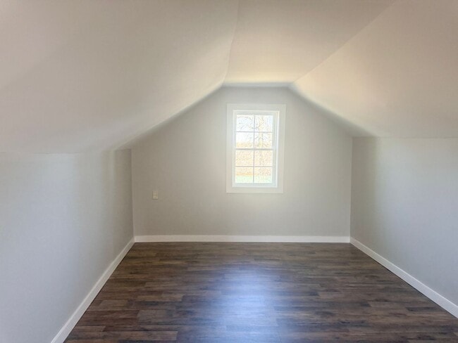 Building Photo - $200 off Move in Special | 3-Bedroom Home with Carport and Spacious Rooms Near Tennessee Tech & D...