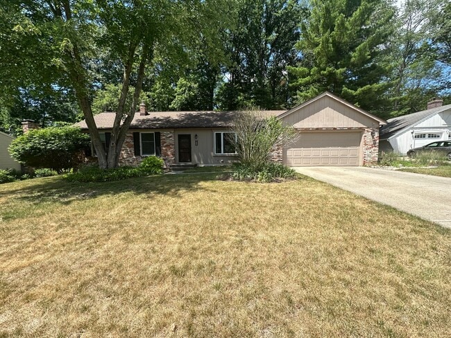 Building Photo - Large 4 bedroom ranch in Forest Hills