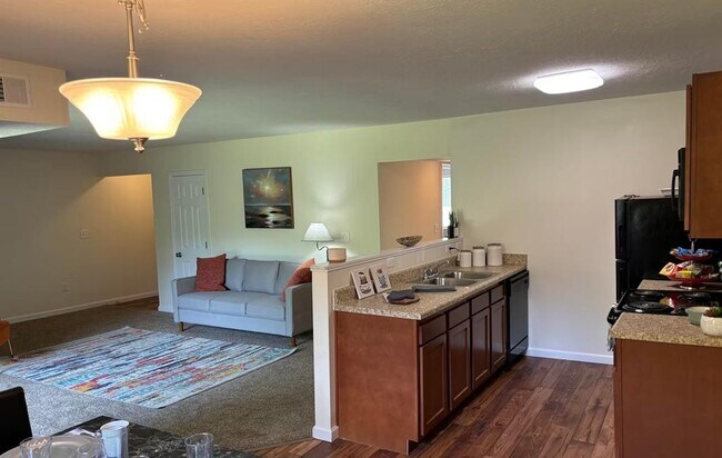 Building Photo - 3771 Cornell Dr