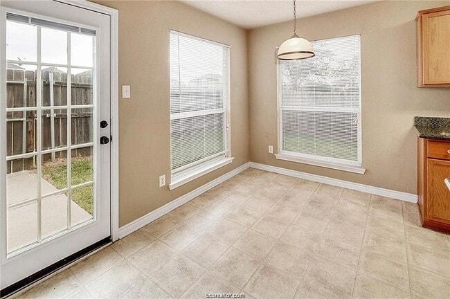 Building Photo - 4053 Southern Trace Dr
