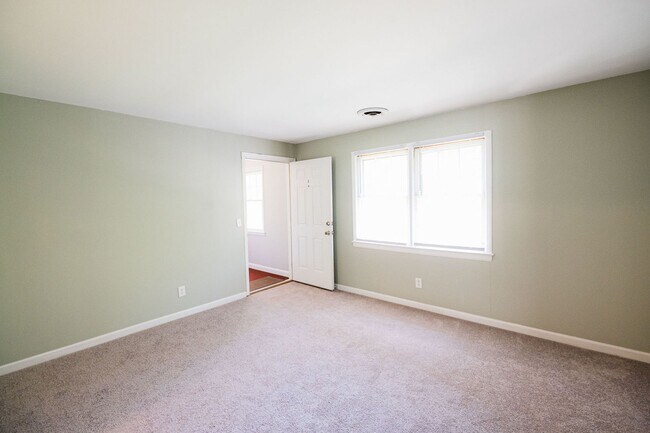 Building Photo - 315 S Mendenhall St