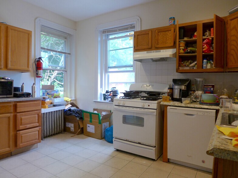 Building Photo - 12 Braemore Rd