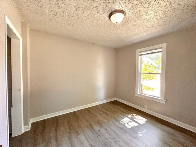 Building Photo - 1783 Sanford St