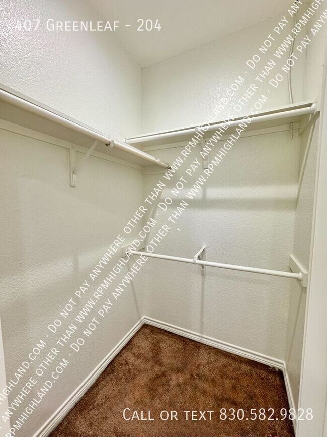 Building Photo - 407 Greenleaf-204