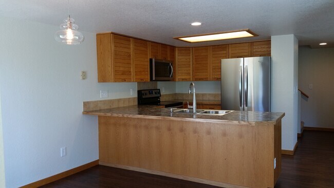 Building Photo - Condo for Rent