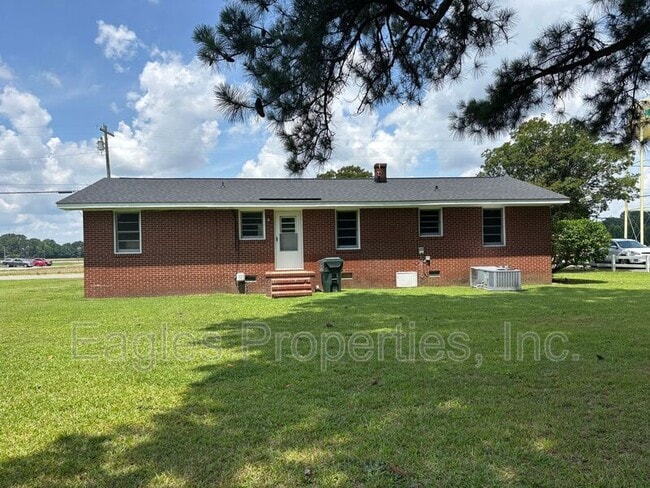 Building Photo - 502 N Sycamore St