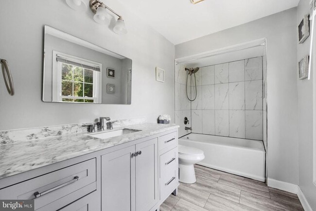 Building Photo - 12209 Fairfield House Dr