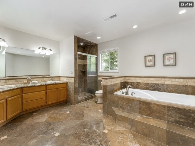 Building Photo - 320 NW 163rd Pl