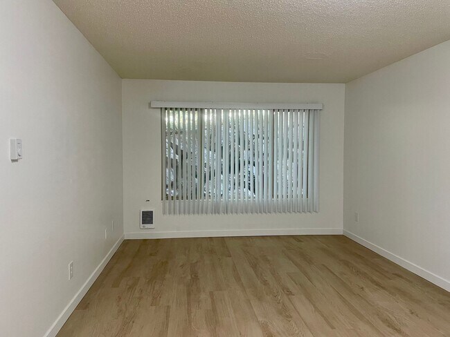 Interior Photo - Crestview