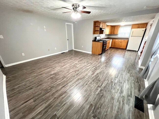 Building Photo - Bridgeville - 3 Bedroom 1.5 Bathroom - Hom...