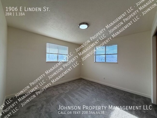 Building Photo - 1906 E Linden St