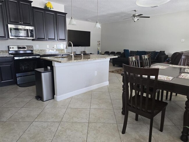 Building Photo - 4335 Mount Bandon Dr