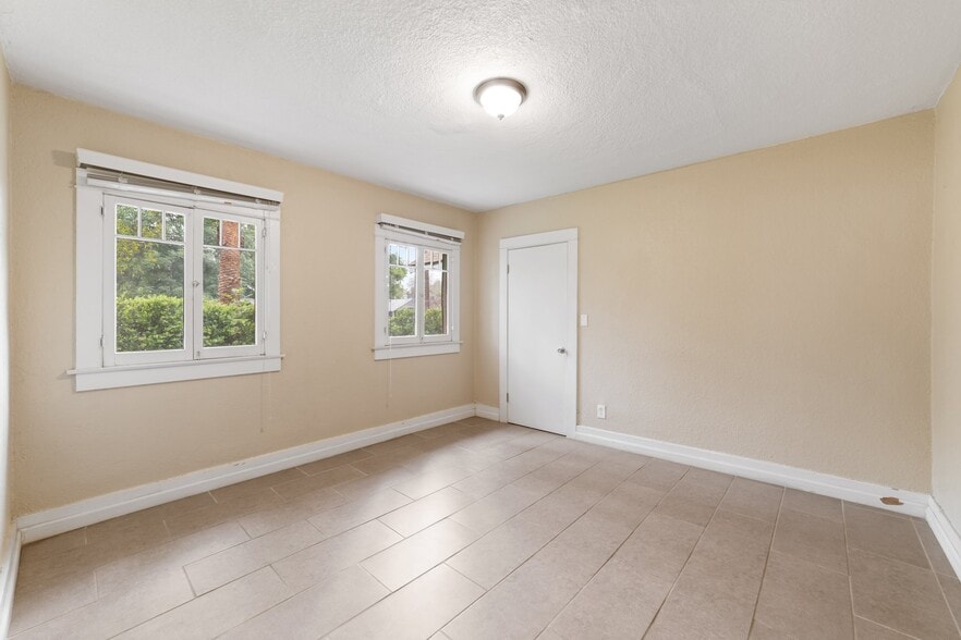 Building Photo - 4212 Locust St