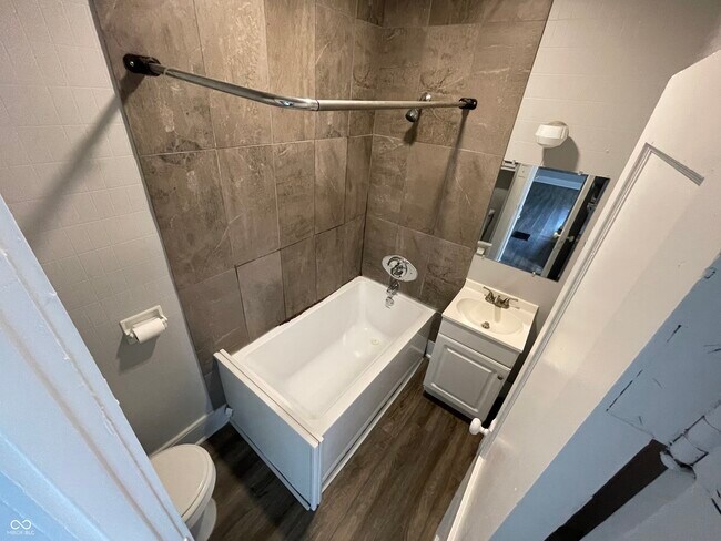 Building Photo - 129 W Hendricks St