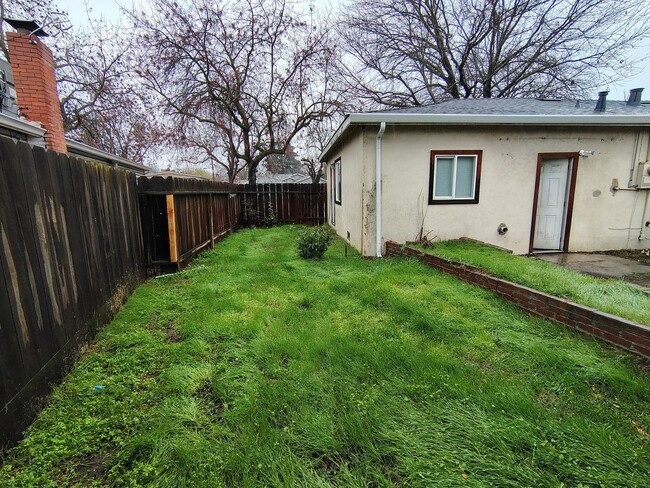 Building Photo - 1914 Freida Ct