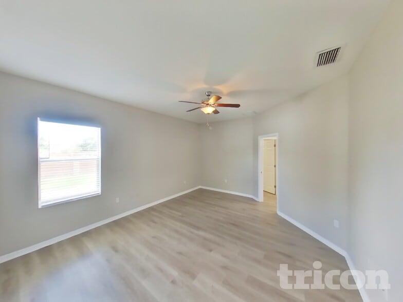 Building Photo - 10744 Carloway Hills Dr