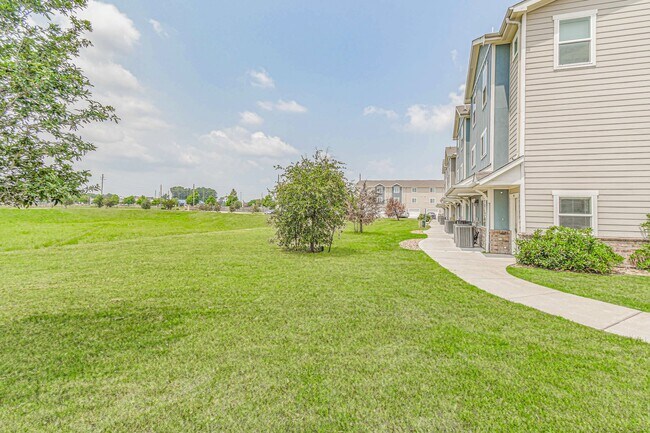 Building Photo - 21155 Gosling Rd