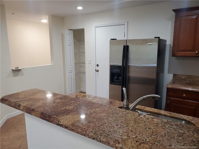 Building Photo - 5309 SE Jennings Ln