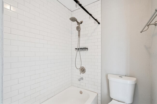 Building Photo - 1011 Tesoro Hills