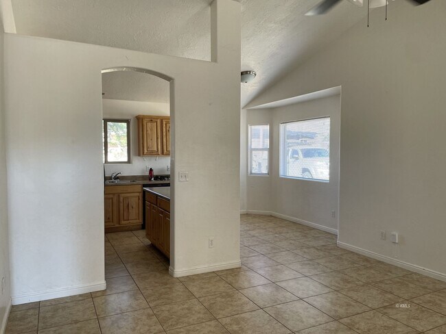 Building Photo - 555 W Johnson Dr