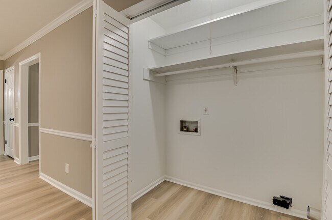 Building Photo - 454 Windtree Pl