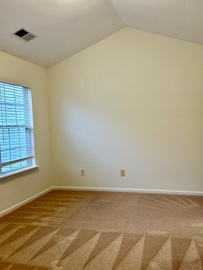 Building Photo - Ballantyne 2-bedroom Townhome ready now!