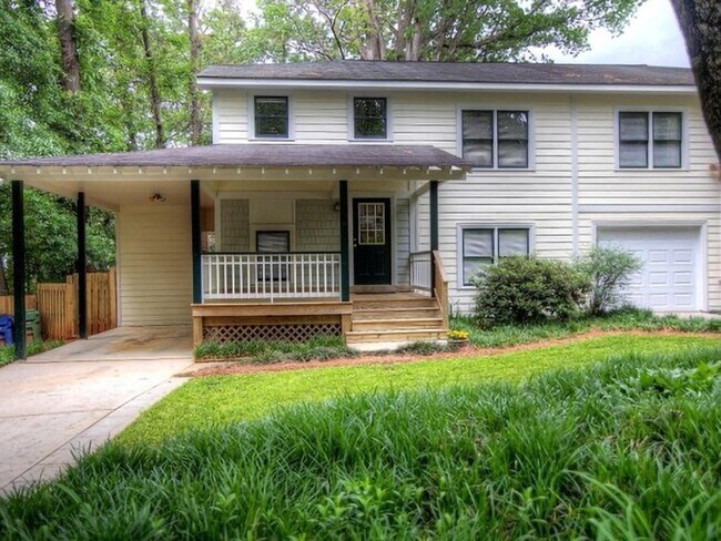 Building Photo - 333 Mathews Ave NE