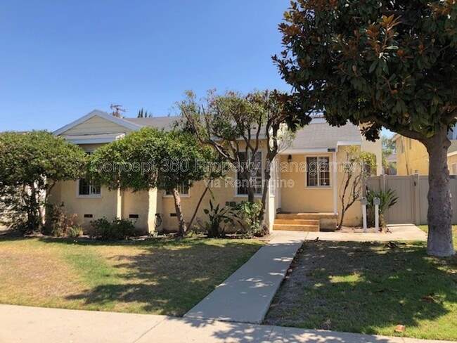 Building Photo - 17024 Crenshaw Blvd