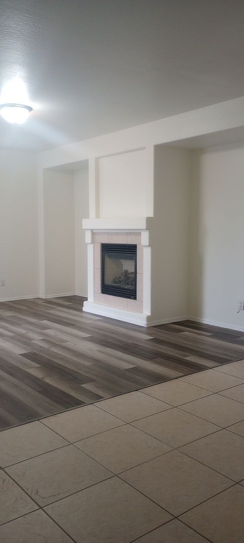 Building Photo - Cute Home Located In The Stoneridge Golf Community