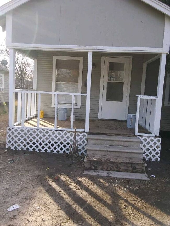 Building Photo - Home For Rent