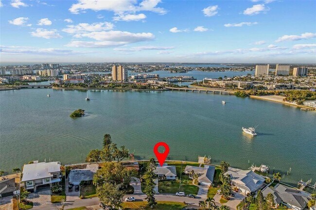 Building Photo - 7160 Shore Dr S