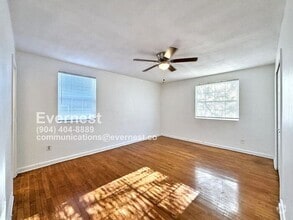 Building Photo - 2527 Blueberry Ln