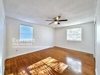 Building Photo - 2527 Blueberry Ln