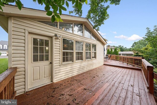 Building Photo - 6245 Windward Dr