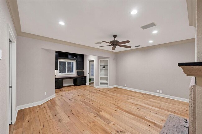 Building Photo - 3920 Red Rock Way