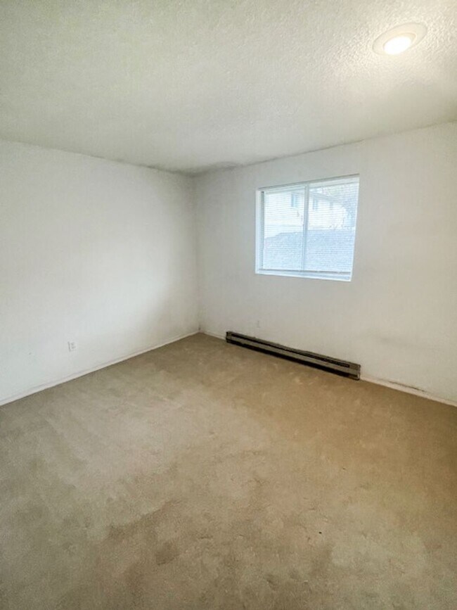 Building Photo - Charming 2 Bed, 1 Bath Duplex in the Heart of Cheney